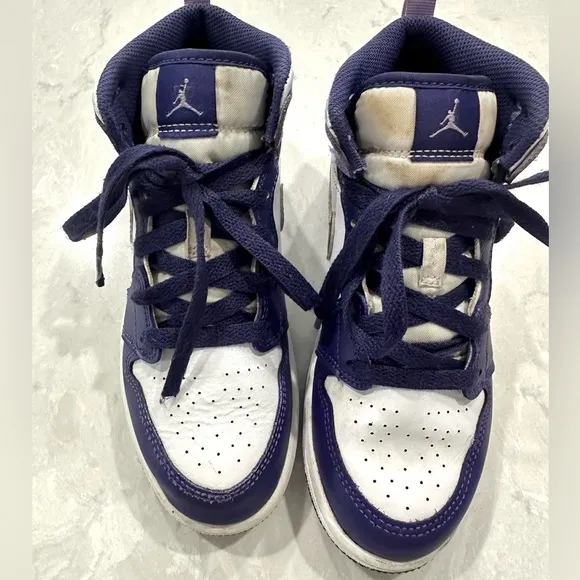 Air Jordan 1 Mid Retro lace up ‘Sky J Purple’ athletic shoes size 2Y