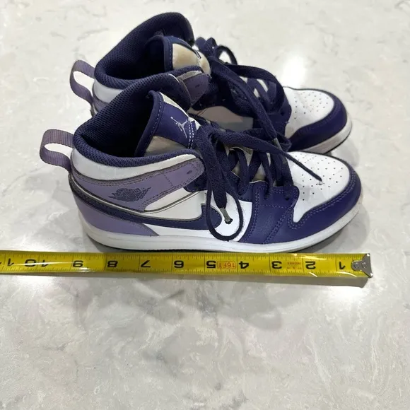 Air Jordan 1 Mid Retro lace up ‘Sky J Purple’ athletic shoes size 2Y