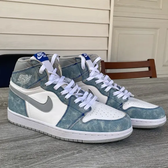 Air Jordan 1 Retro High Hyper Royal Mens Shoes Size 10 NBA
