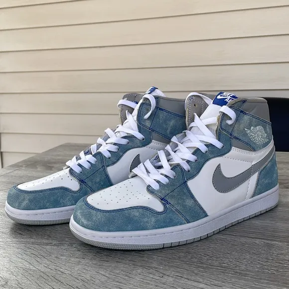 Air Jordan 1 Retro High Hyper Royal Mens Shoes Size 10 NBA