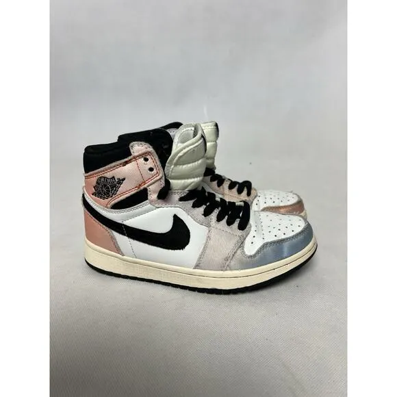 Air Jordan 1 Retro High OG SKYLINE Size 5.5 DX0054-805