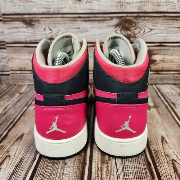 AIR JORDAN 1 Retro High Vivid Pink GS Youth 5Y 5 Shoe 332148-609 Rare Grail