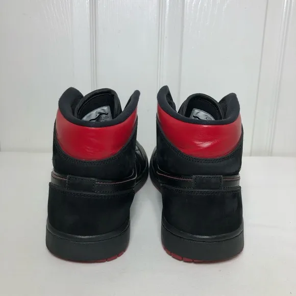 Air Jordan 1 Retro Mid 'Last Shot' 554724-076 Black Red Shoes Sz 11 (2018)