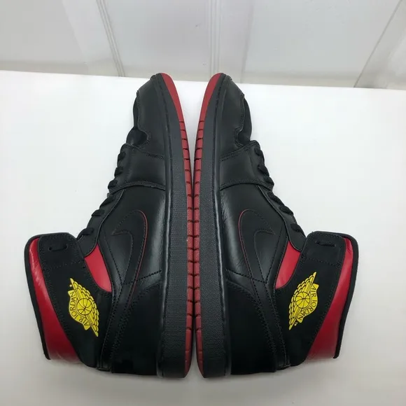 Air Jordan 1 Retro Mid 'Last Shot' 554724-076 Black Red Shoes Sz 11 (2018)