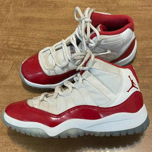 Air Jordan 11 Retro 'Cherry' kids shoes size 13C-378039-116