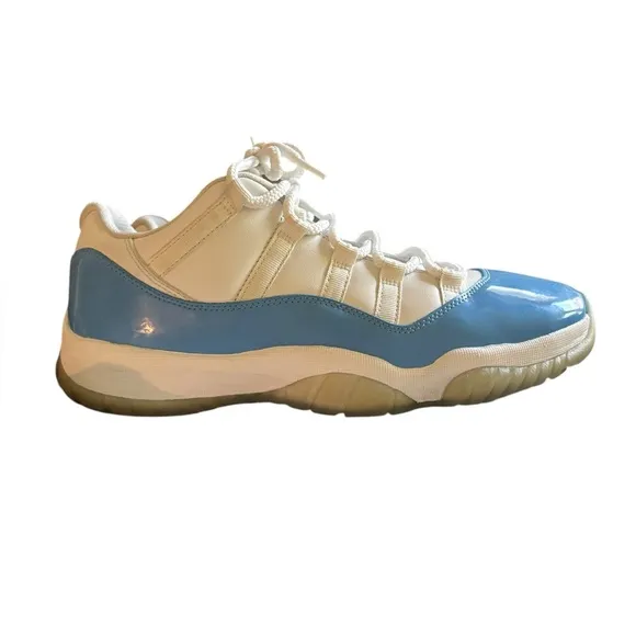 Air Jordan 11 Retro Low sneakers 9.5 shoes university blue