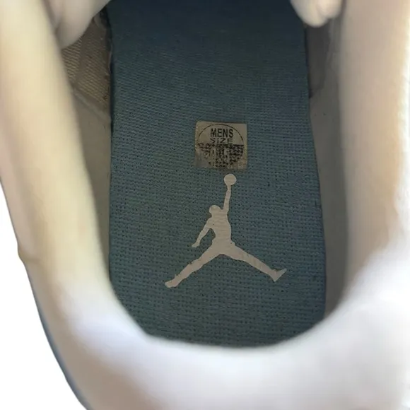Air Jordan 11 Retro Low sneakers 9.5 shoes university blue