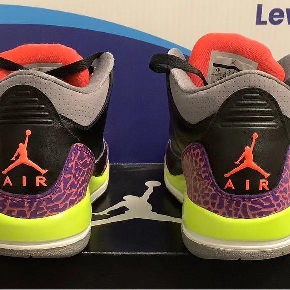 Air Jordan 3 Retro Black Atomic Red Volt Kids 5y