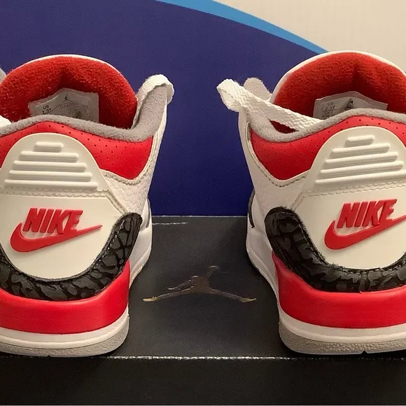 Air Jordan 3 Retro Fire Red Kids Size 2.5y