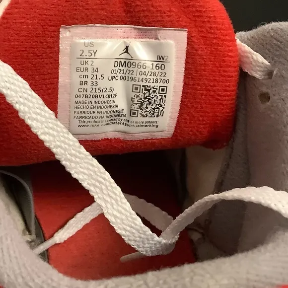 Air Jordan 3 Retro Fire Red Kids Size 2.5y