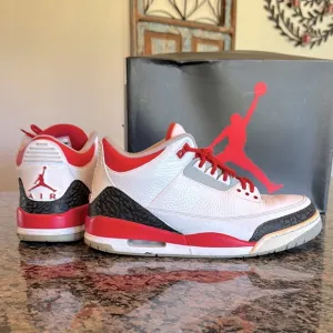 Air Jordan 3 Retro Men's White and Red Sneakers EUC 10.5