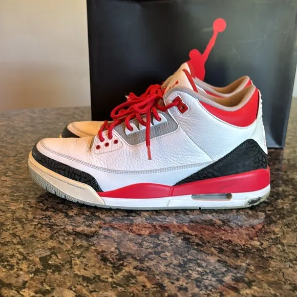 Air Jordan 3 Retro Men's White and Red Sneakers EUC 10.5