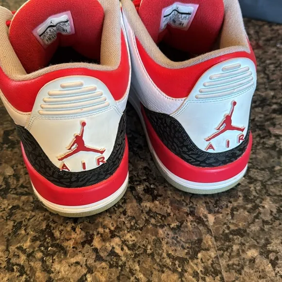 Air Jordan 3 Retro Men's White and Red Sneakers EUC 10.5