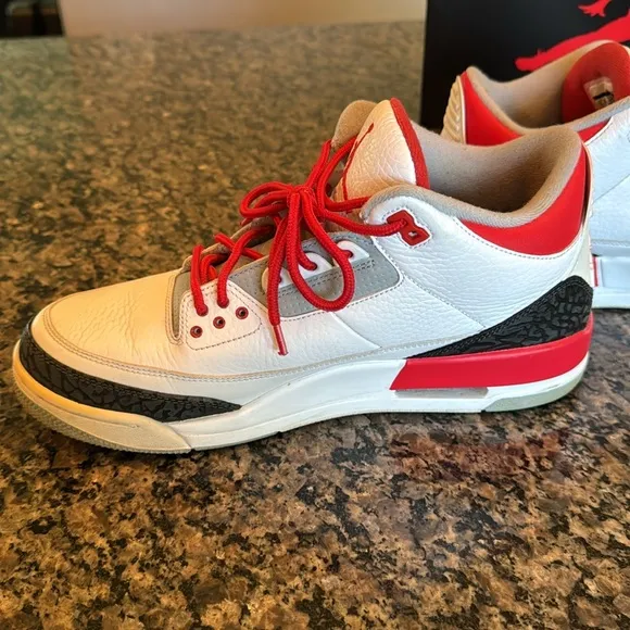 Air Jordan 3 Retro Men's White and Red Sneakers EUC 10.5