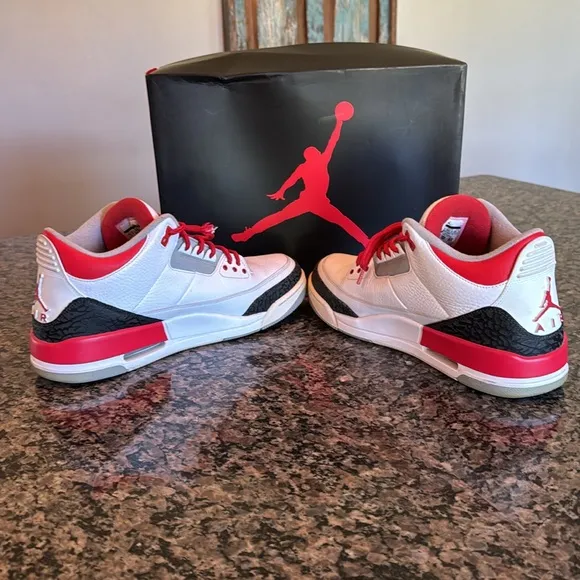 Air Jordan 3 Retro Men's White and Red Sneakers EUC 10.5