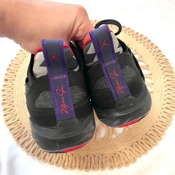 Air Jordan 37 'Raptors' Sneakers Kids Size 6.5Y DD7421-065