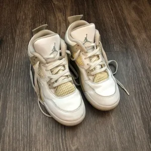 Air Jordan 4 Retro Linen Shoes