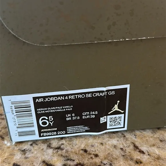 Air Jordan 4 Retro SE Craft GS