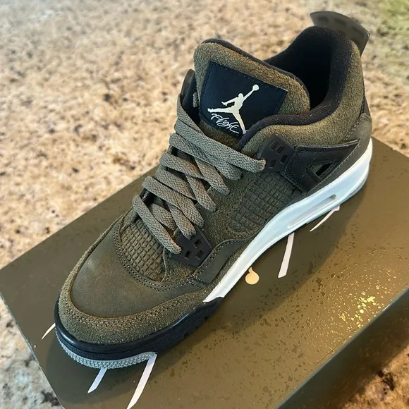 Air Jordan 4 Retro SE Craft GS
