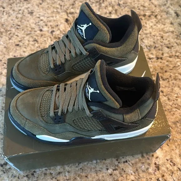 Air Jordan 4 Retro SE Craft GS