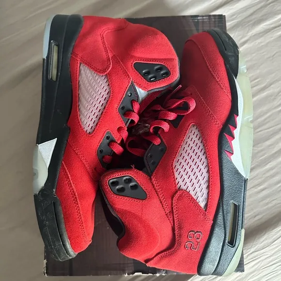 Air Jordan 5 Retro OG  “Raging Bull” edition