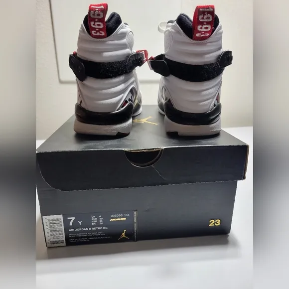 Air Jordan 8 retro BG / size 7Y / color White/Gym Red-Black-Wolf Grey