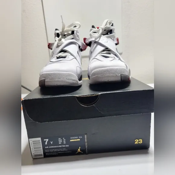 Air Jordan 8 retro BG / size 7Y / color White/Gym Red-Black-Wolf Grey