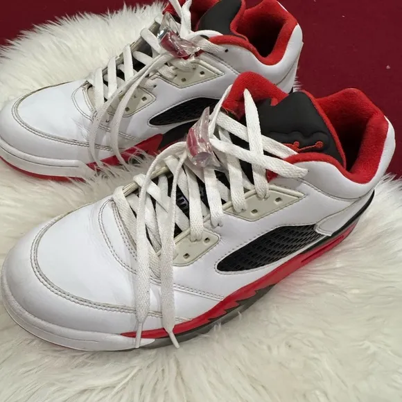 Air Jordan Retro 5 Low Fire Red GS Size  10.5
