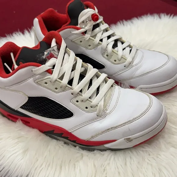 Air Jordan Retro 5 Low Fire Red GS Size  10.5