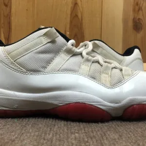 Air Jordan Retro XI 11 Low Cherry 2012 528895-101 Size 9.5 No Insoles No Box