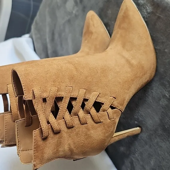 ALDO Tan Suede like texture Women's Ankle Boots