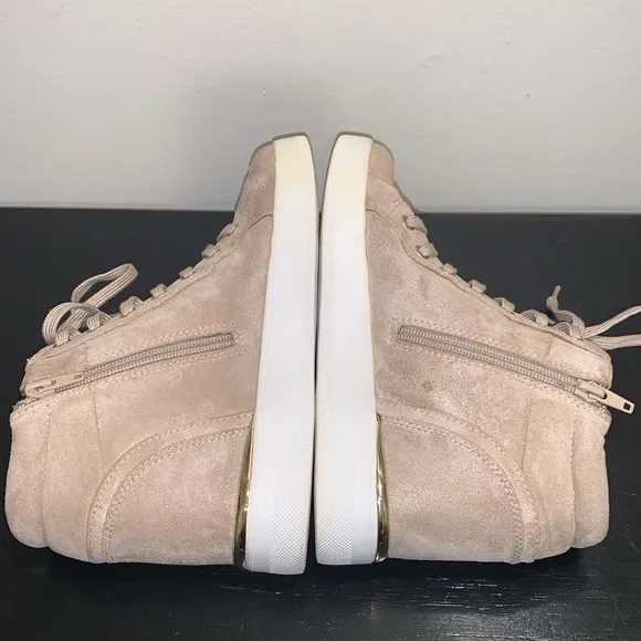 ALDO Women's Ailannah Sneaker. Size 9.  Vegan Leather.
