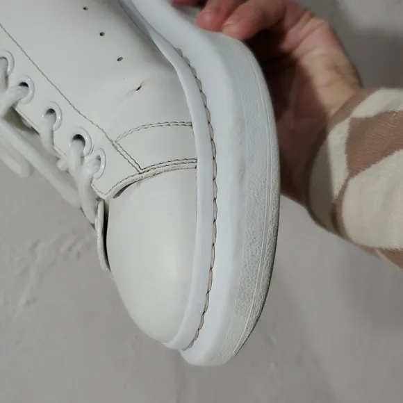 Alexander McQueen Larry Sneakers In White With Red Suede Accents Size 42J