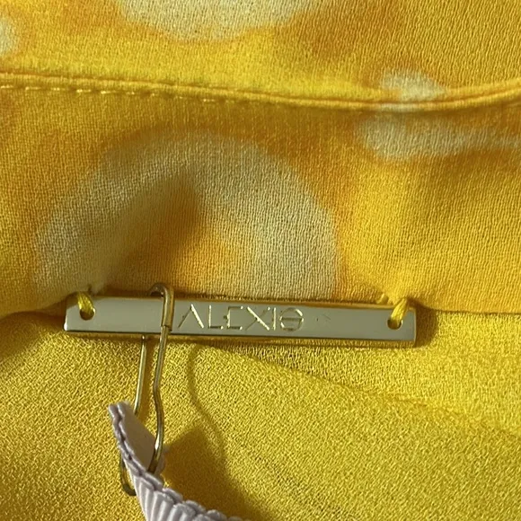 ALEXIS NWT Long Sleeve Yellow Luss Dress Size XS Resortwear Boho Beachy Chic
