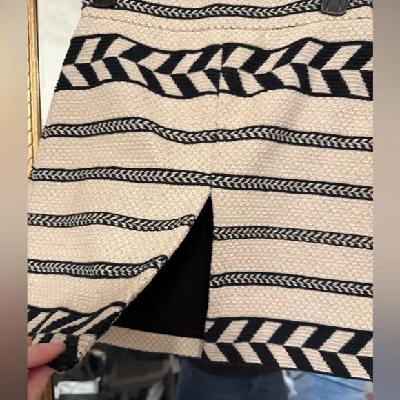 Alice   Olivia Cream and Black striped mini, size 4 (or 2!)