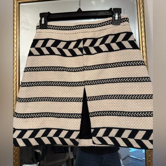 Alice   Olivia Cream and Black striped mini, size 4 (or 2!)