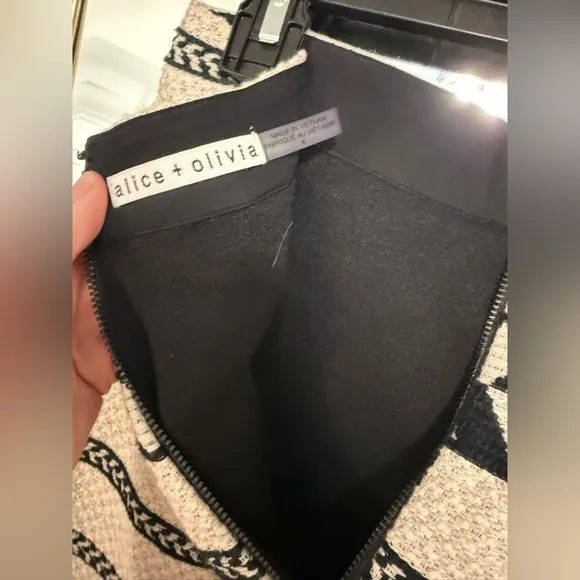 Alice   Olivia Cream and Black striped mini, size 4 (or 2!)