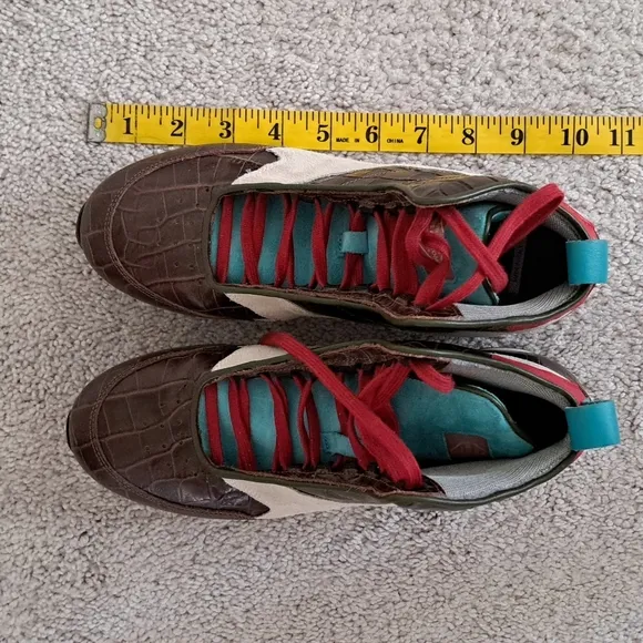 Aliveshoes $B$ CU$TOM RUNNER-BASKET HYBRID By Sacha Raeburn size 7