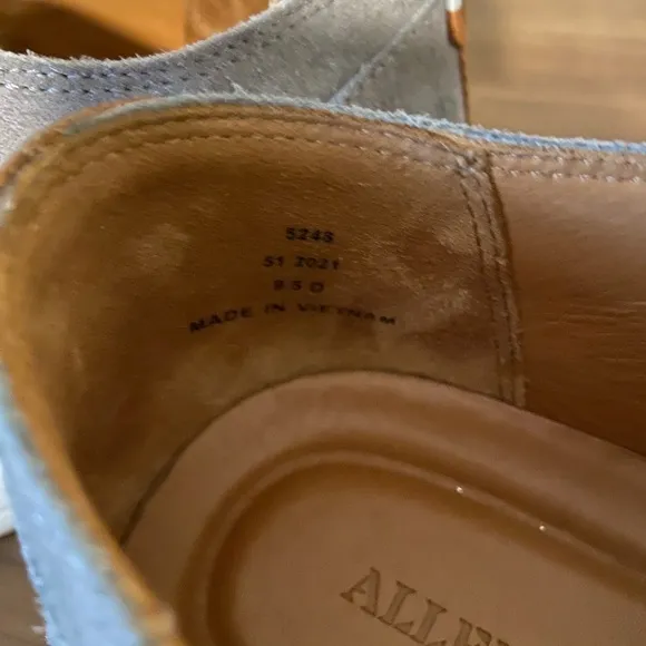 Allen Edmonds Men’s Gray Suede Sneakers