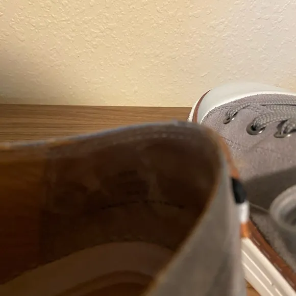 Allen Edmonds Men’s Gray Suede Sneakers