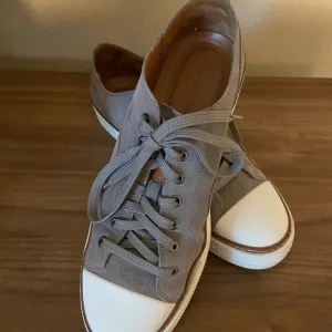 Allen Edmonds Men’s Gray Suede Sneakers