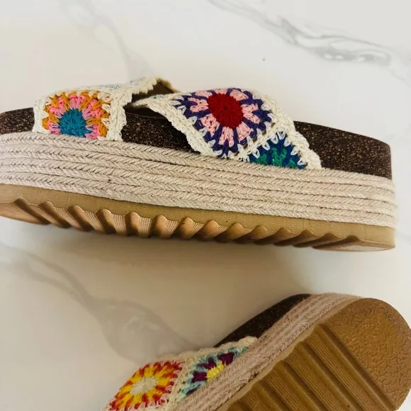 ALTAR’D STATE Women's Multicolor CROCHET Platform Sandals SIZE 8