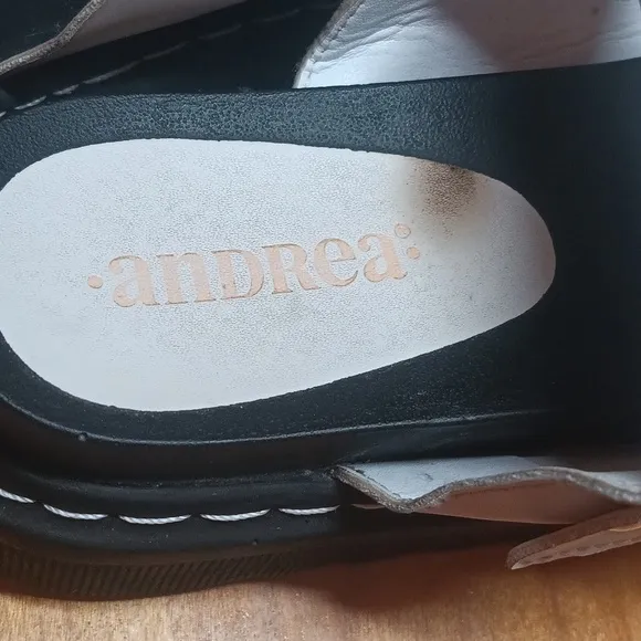 Andrea platform sandals size 7