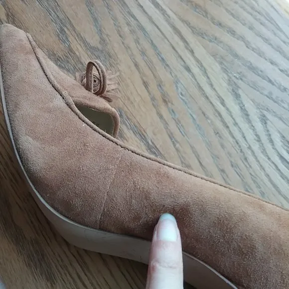 Ann Taylor Aiden Suede Tasseled Loafer Pump Size 7.5 Academia Old Money Office