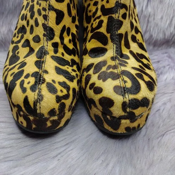 Anthro Kelsi Dagger Huette Wedge Ankle Booties Leopard Calf Hair Womens Size 9