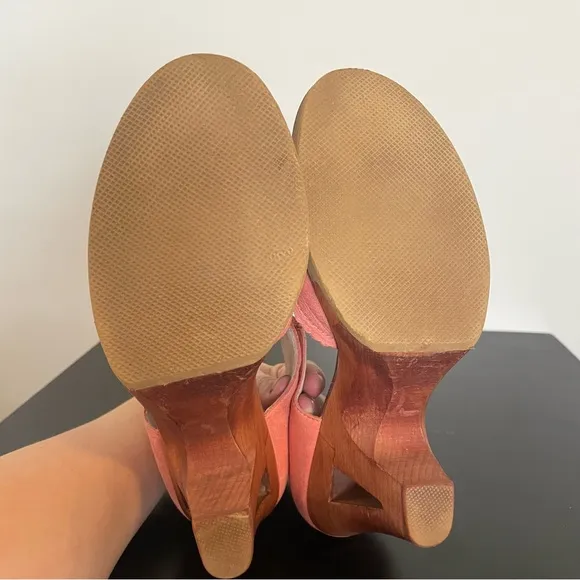 ANTHRO LATIGO Tiki Wood Sole Boho Platform Sandals - Coral Size 9.5