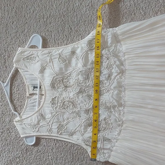 Anthropologie Pinnacle Cream Embroidered Maxi Boho Dress Sz L