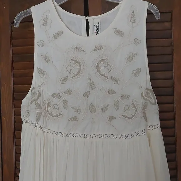 Anthropologie Pinnacle Cream Embroidered Maxi Boho Dress Sz L