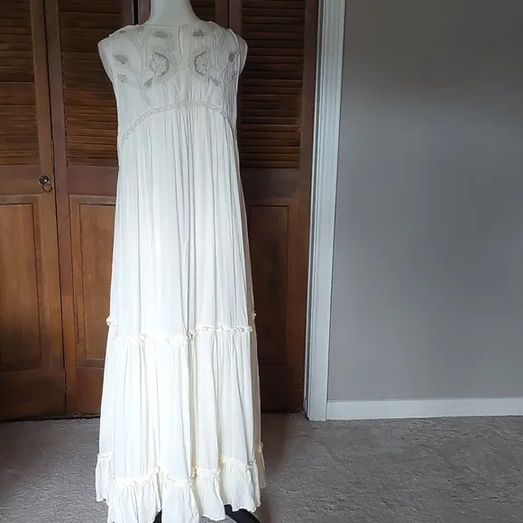 Anthropologie Pinnacle Cream Embroidered Maxi Boho Dress Sz L