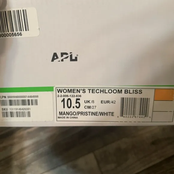 AnthropologiexAPL TechLoom Bliss Mango/Cream/White  (orange) NEW WITH BOX 10.5